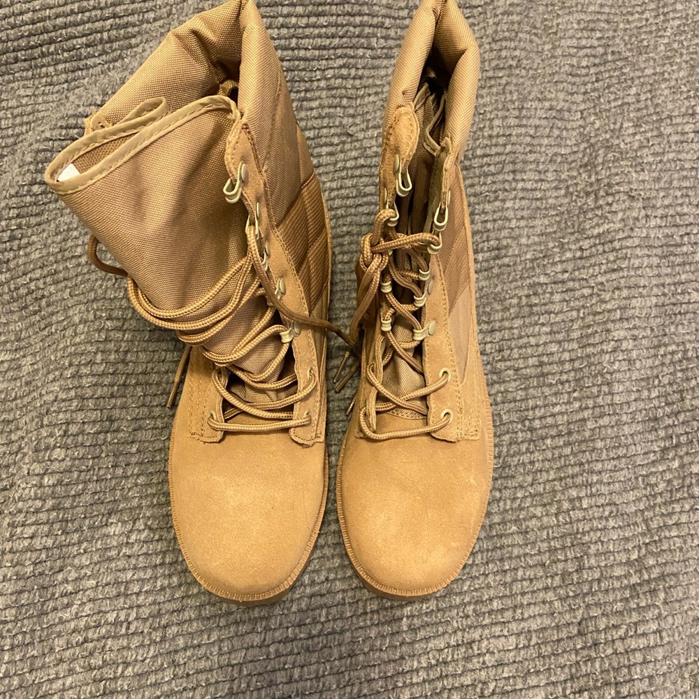 Tie up hiking boots